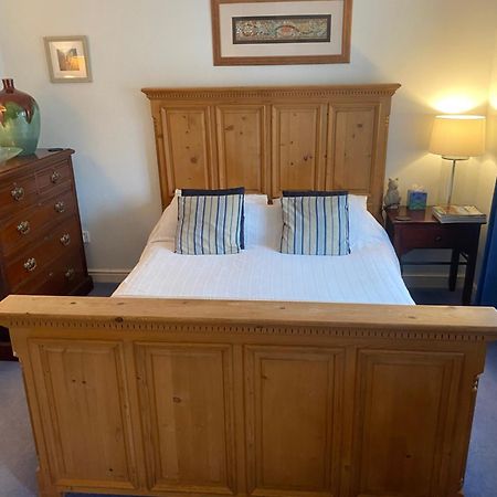 Beautiful Private Room With Kingsize Bed And Large Private En-Suite Peterborough Exterior photo