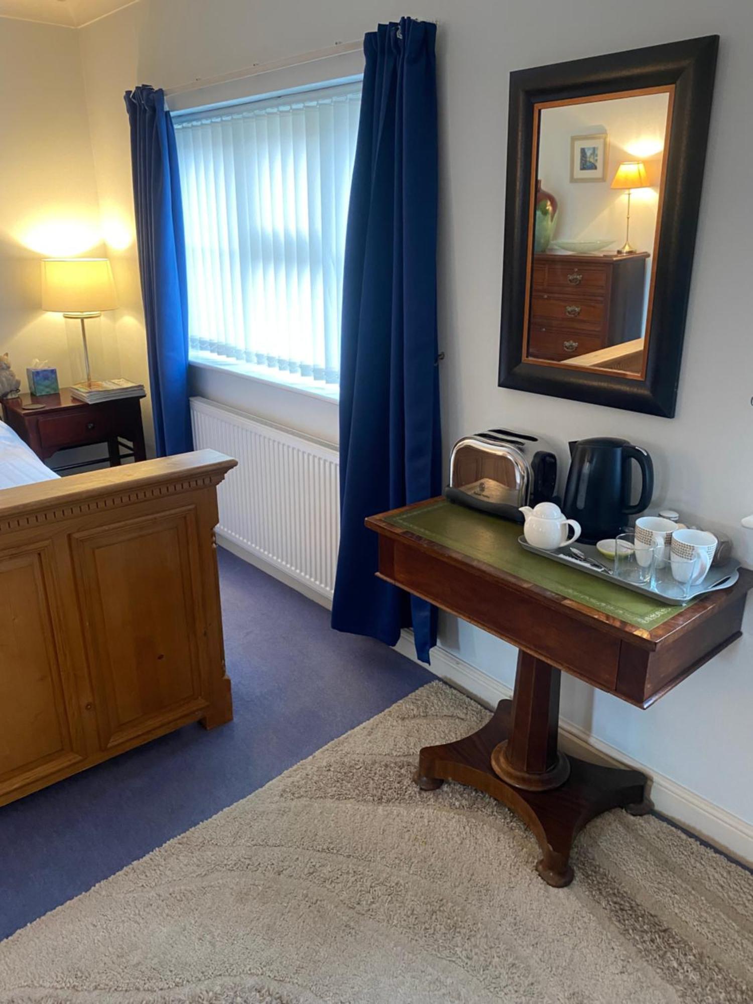 Beautiful Private Room With Kingsize Bed And Large Private En-Suite Peterborough Exterior photo